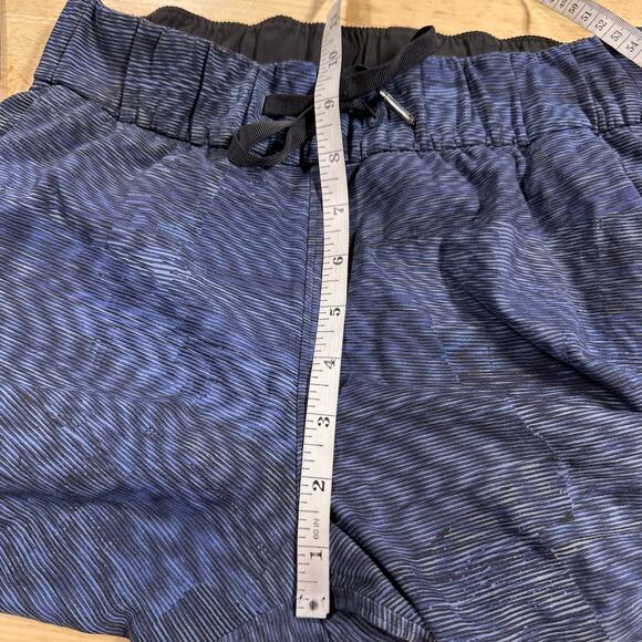 Lululemon On The Fly Pant Linear Flux Battleship Multi Women's Size 4 EUC - Picture 8 of 9